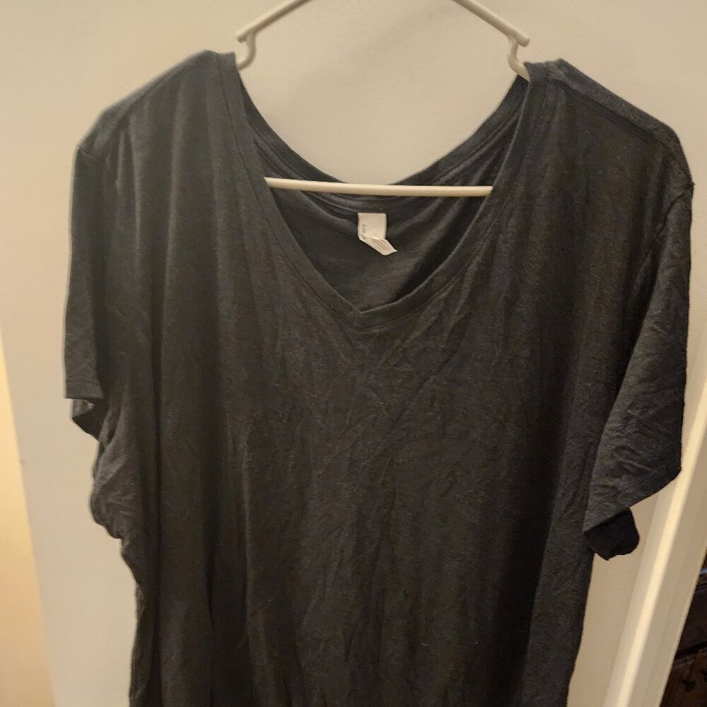 Bundle of 3 v neck fashion tee's